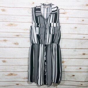 Gypsies & Moondust black/white v neck button dress size M